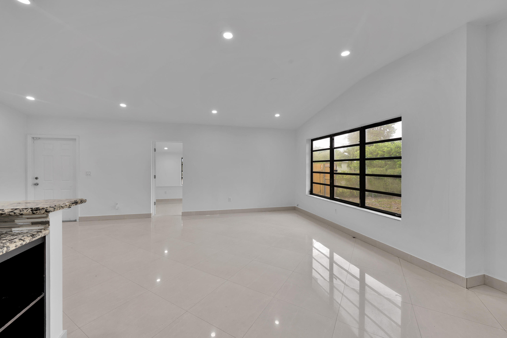 17551 Ne 5th Avenue - Photo 12