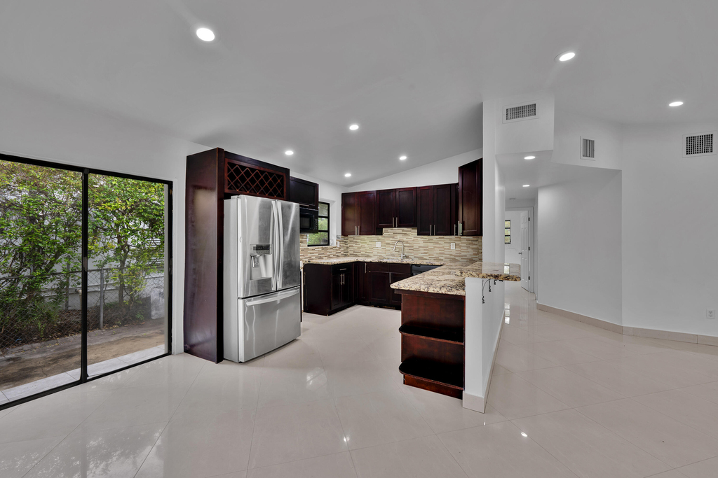 17551 Ne 5th Avenue - Photo 13