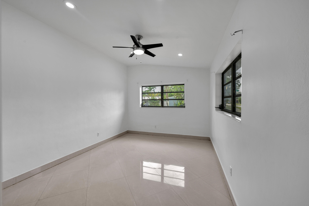 17551 Ne 5th Avenue - Photo 23