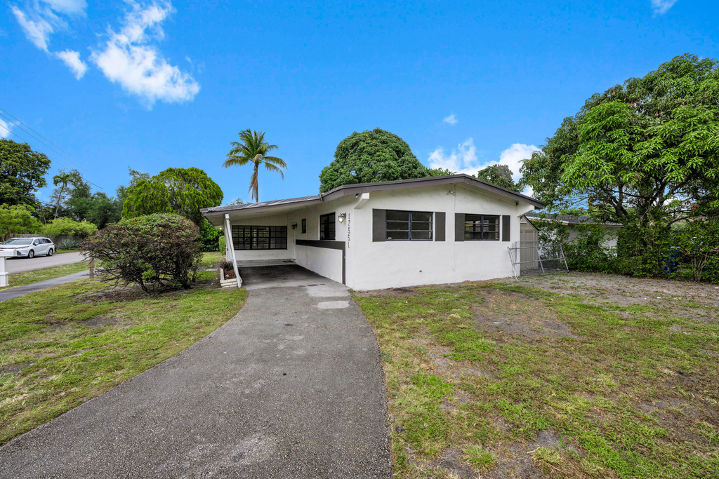 17551 Ne 5th Avenue - Photo 0
