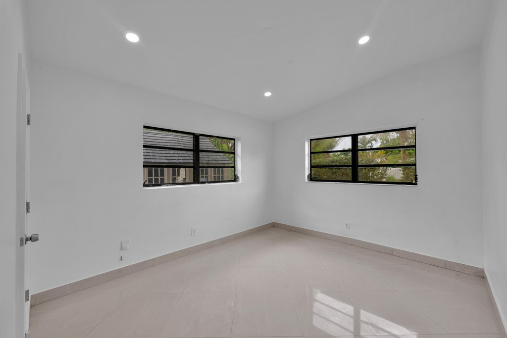 17551 Ne 5th Avenue - Photo 25