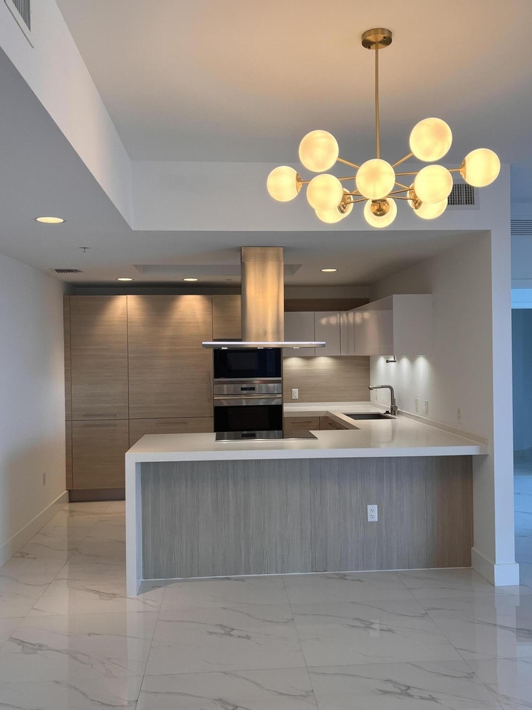 17111 Biscayne Boulevard - Photo 7