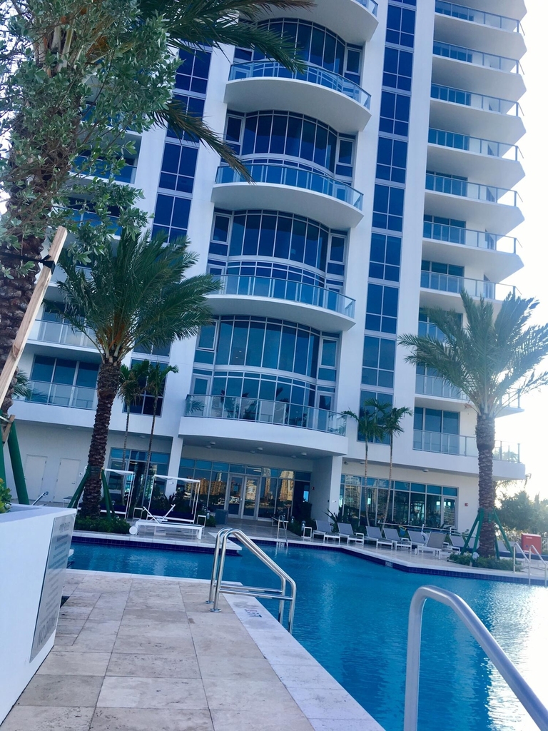 17111 Biscayne Boulevard - Photo 17