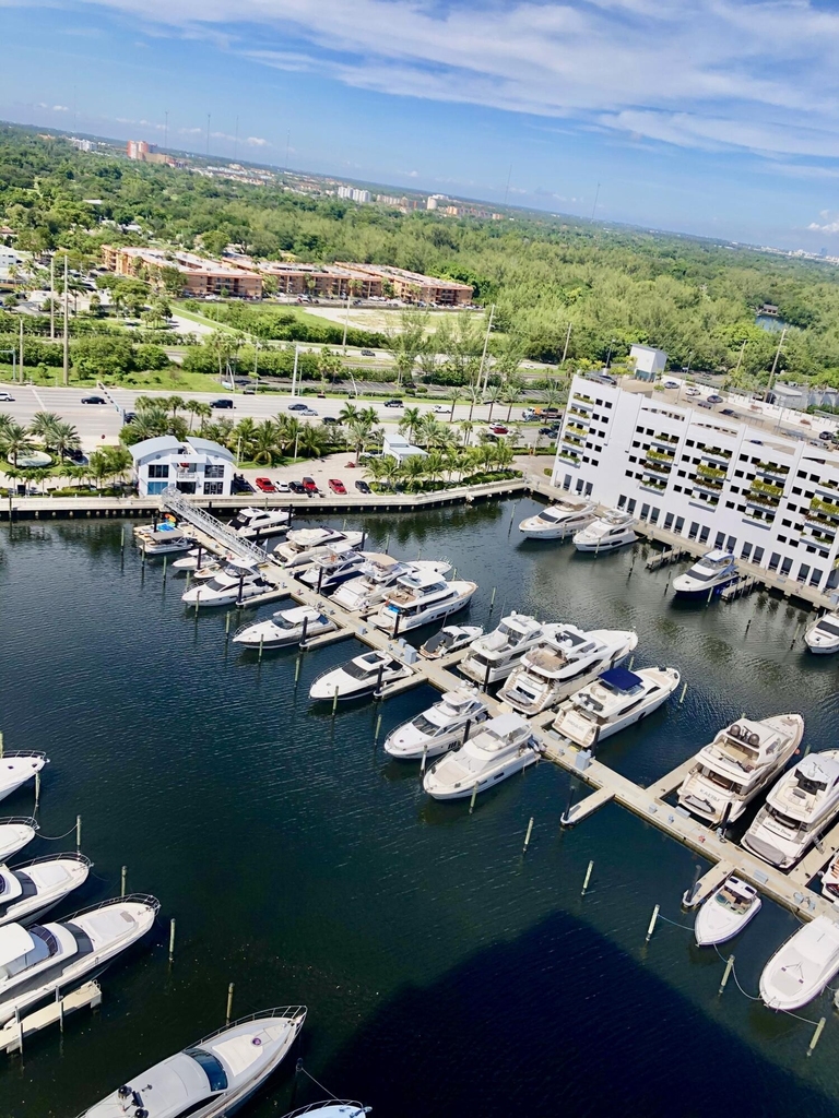 17111 Biscayne Boulevard - Photo 42