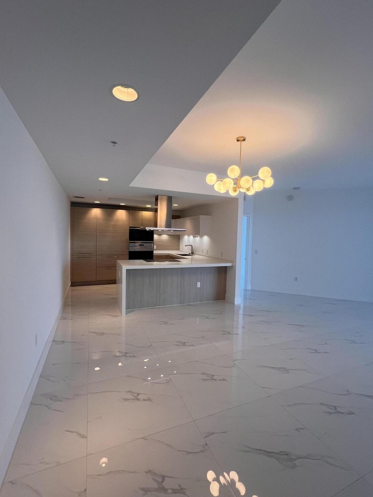 17111 Biscayne Boulevard - Photo 8