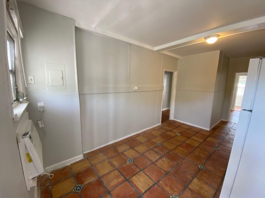 736 Omar Road - Photo 3