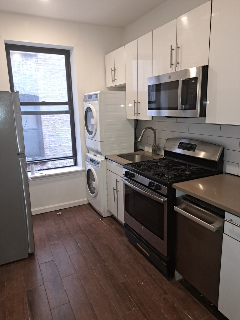 188 Claremont Avenue - Photo 0