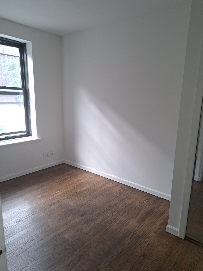 188 Claremont Avenue - Photo 2