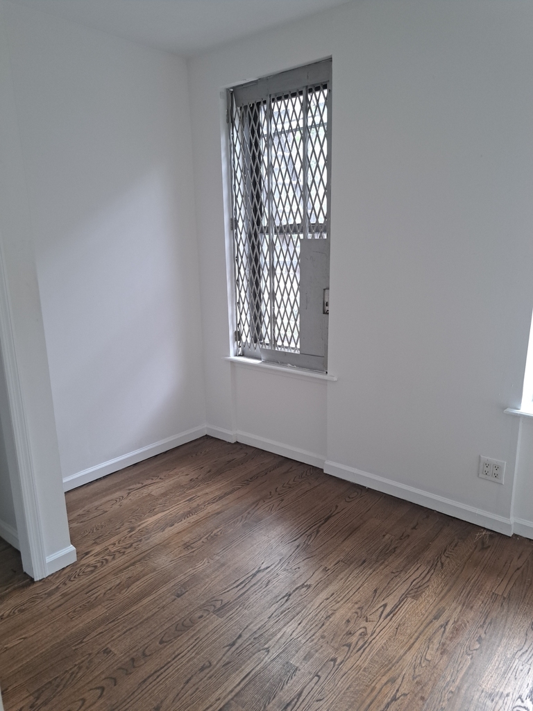 188 Claremont Avenue - Photo 6
