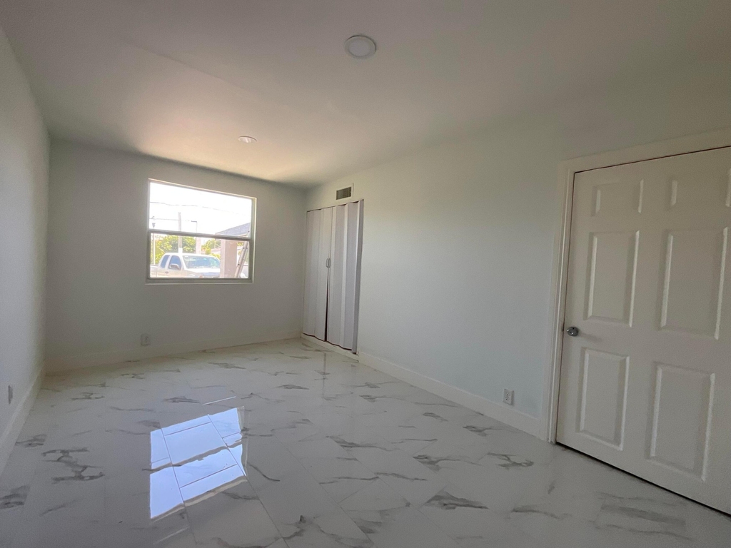 3007 Georgia Avenue - Photo 2