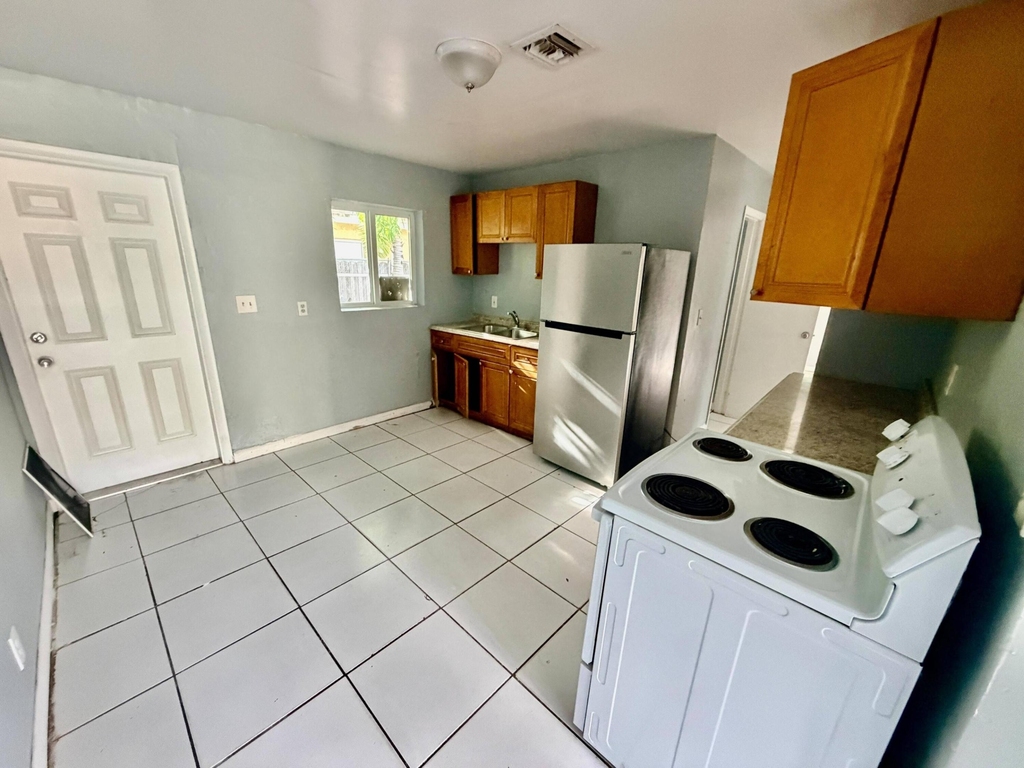 1132 Nw 5th Court - Photo 0