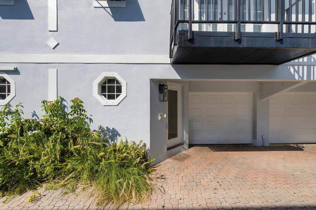 4640 Bougainvilla Drive - Photo 4