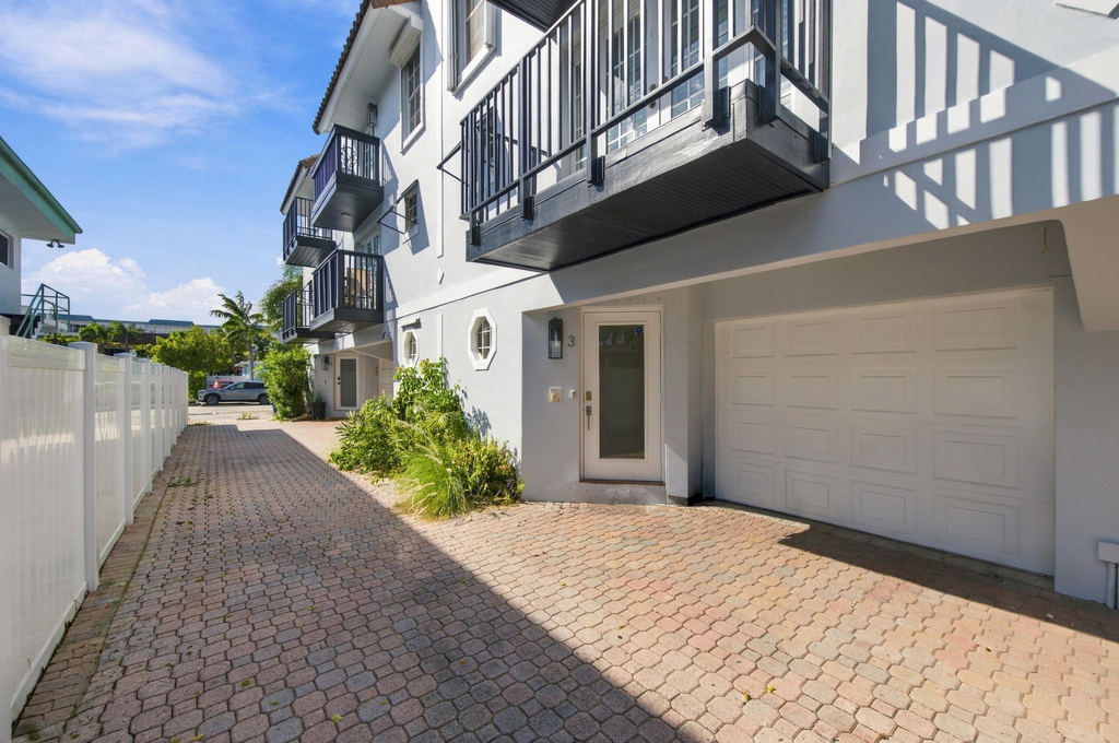 4640 Bougainvilla Drive - Photo 5