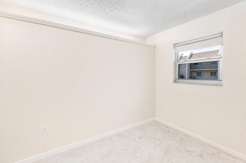 2825 Sw 22nd - Photo 6