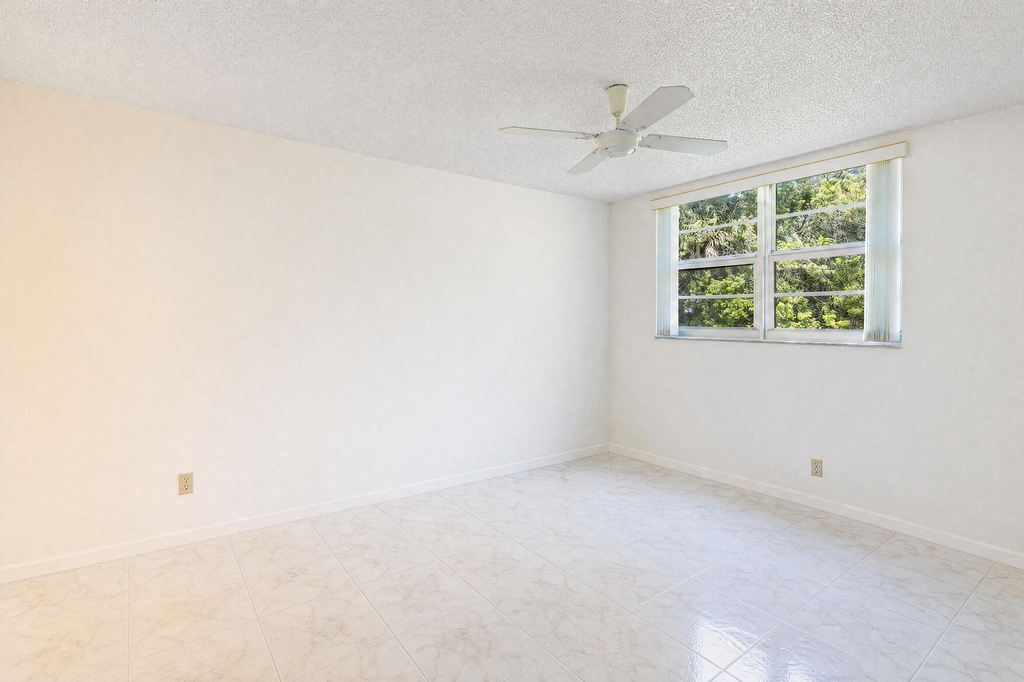 2825 Sw 22nd - Photo 3