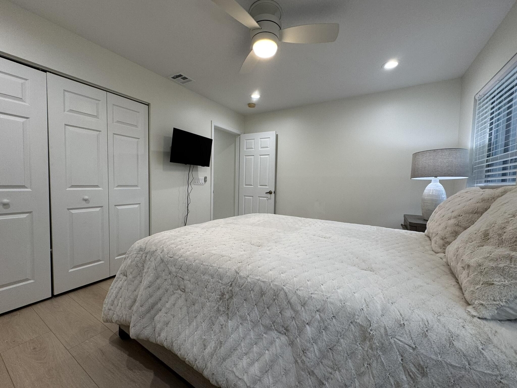 7453 Granville Avenue - Photo 25