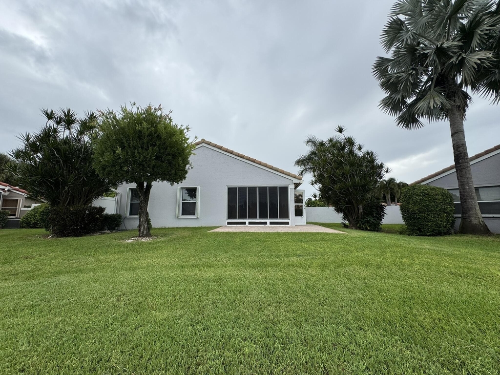 7453 Granville Avenue - Photo 4