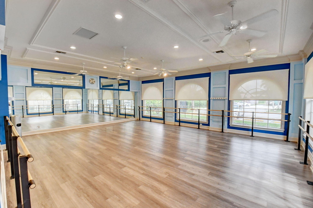 7453 Granville Avenue - Photo 44