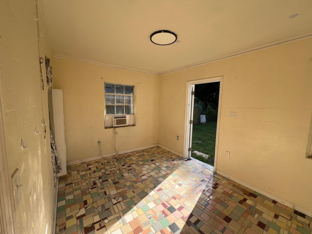 2409 Avenue M - Photo 13