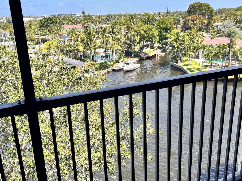 14 Royal Palm Way - Photo 5