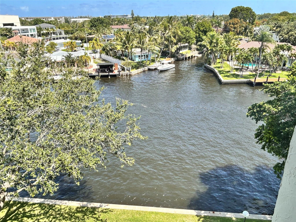 14 Royal Palm Way - Photo 0