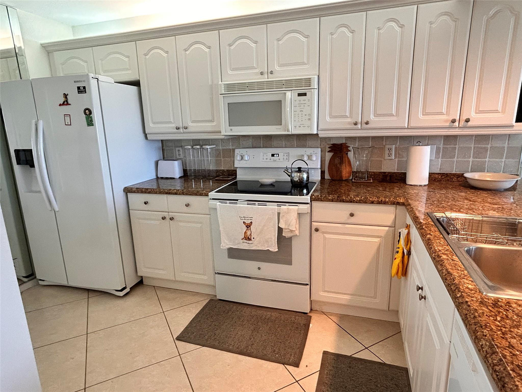 14 Royal Palm Way - Photo 14