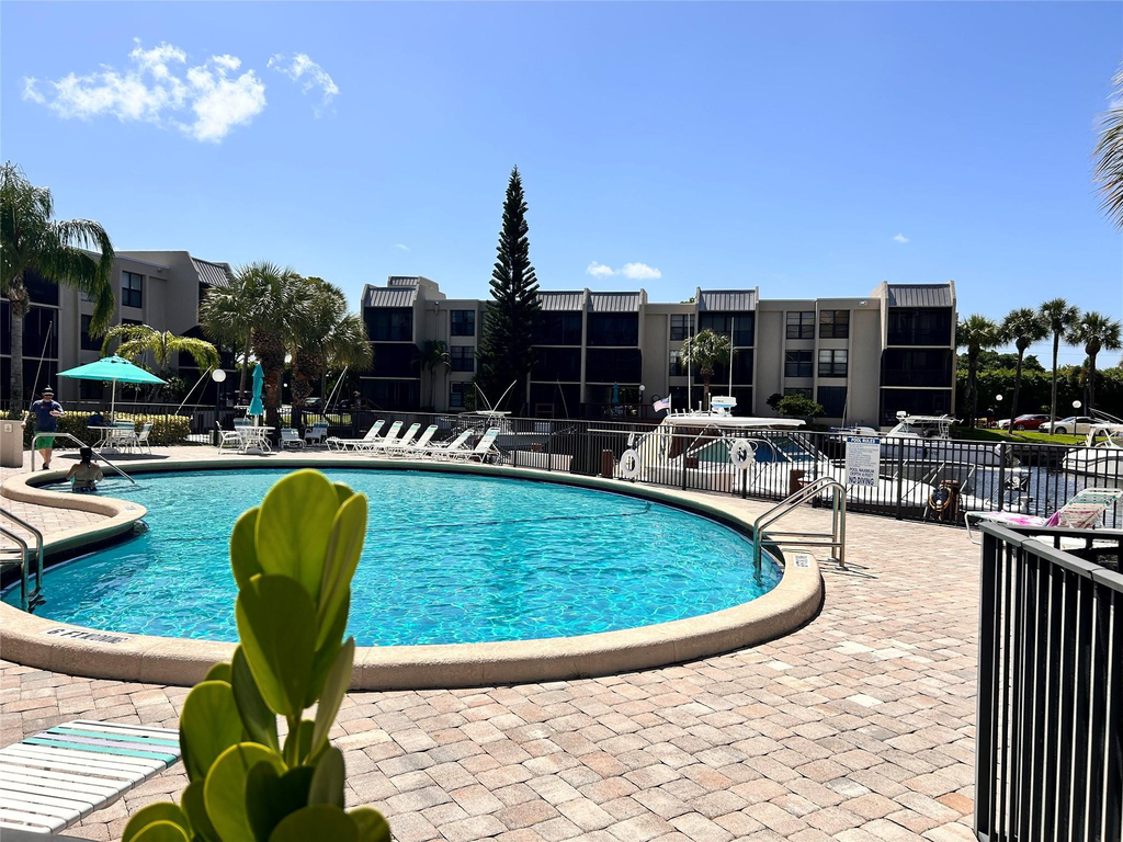 14 Royal Palm Way - Photo 41