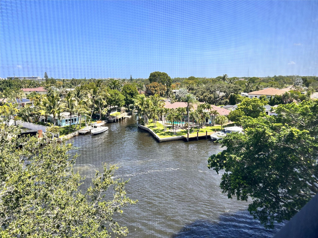 14 Royal Palm Way - Photo 2