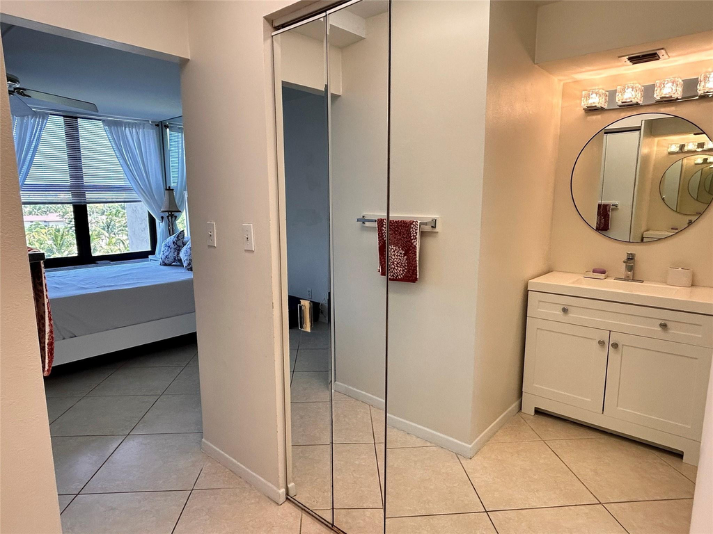 14 Royal Palm Way - Photo 23