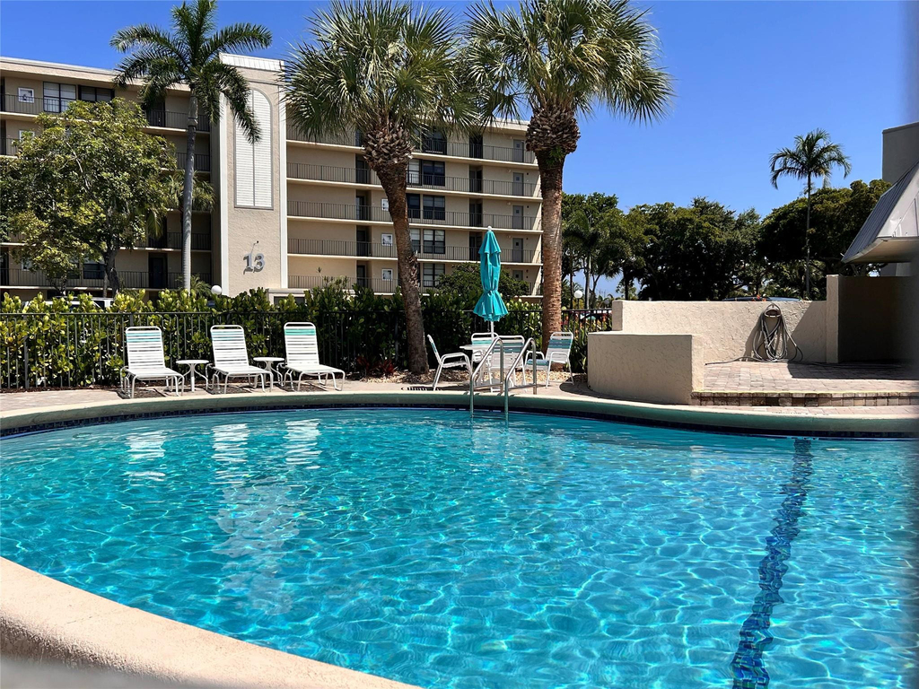 14 Royal Palm Way - Photo 43
