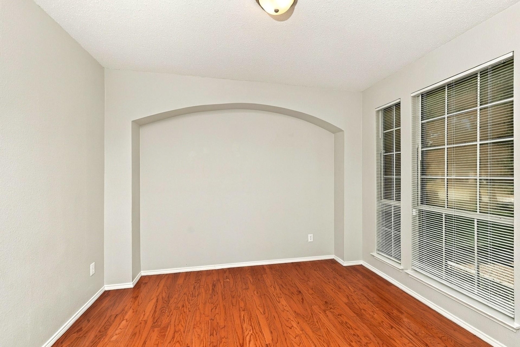736 Mulberry Lane - Photo 9