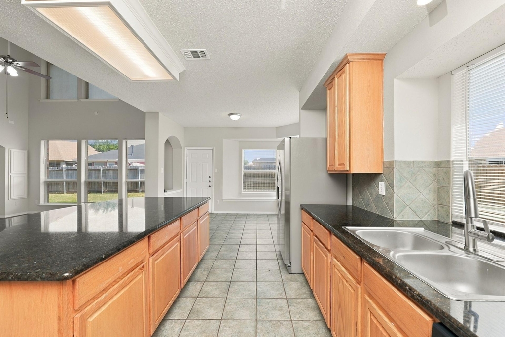 736 Mulberry Lane - Photo 4