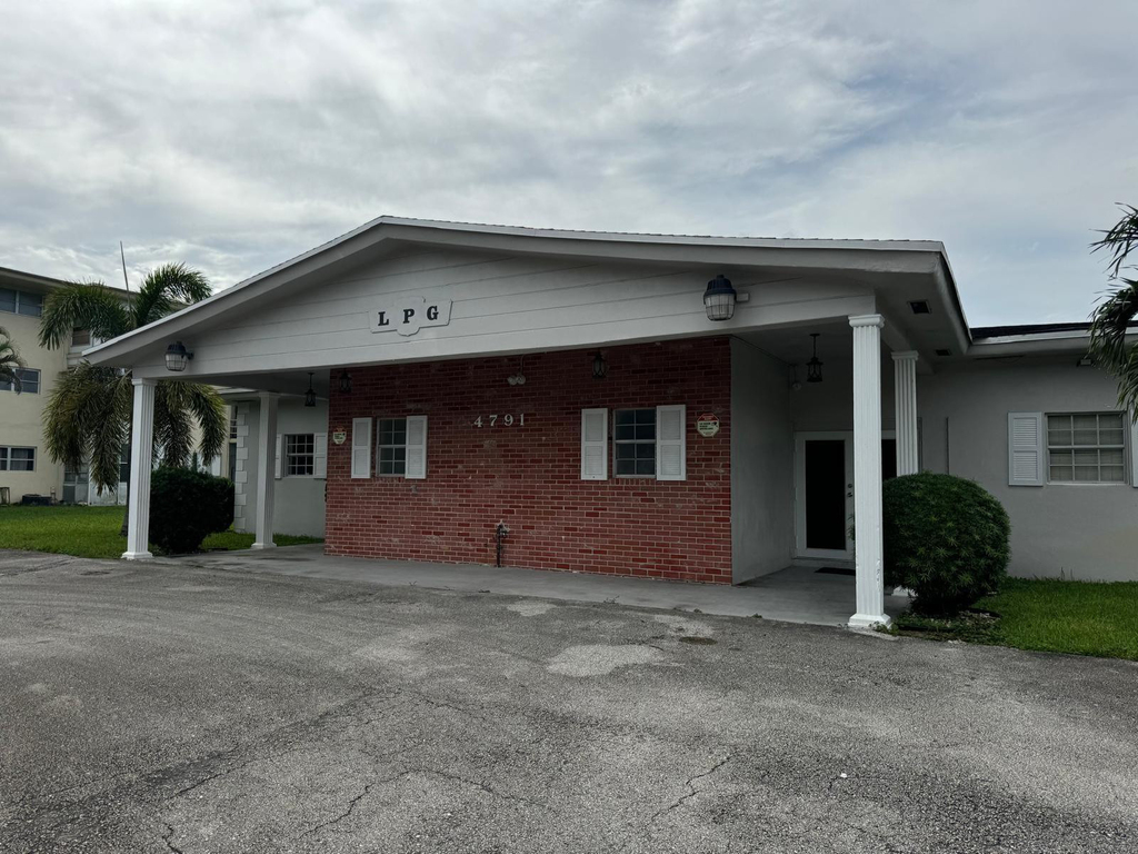 4730 Nw 10th Court - Photo 16