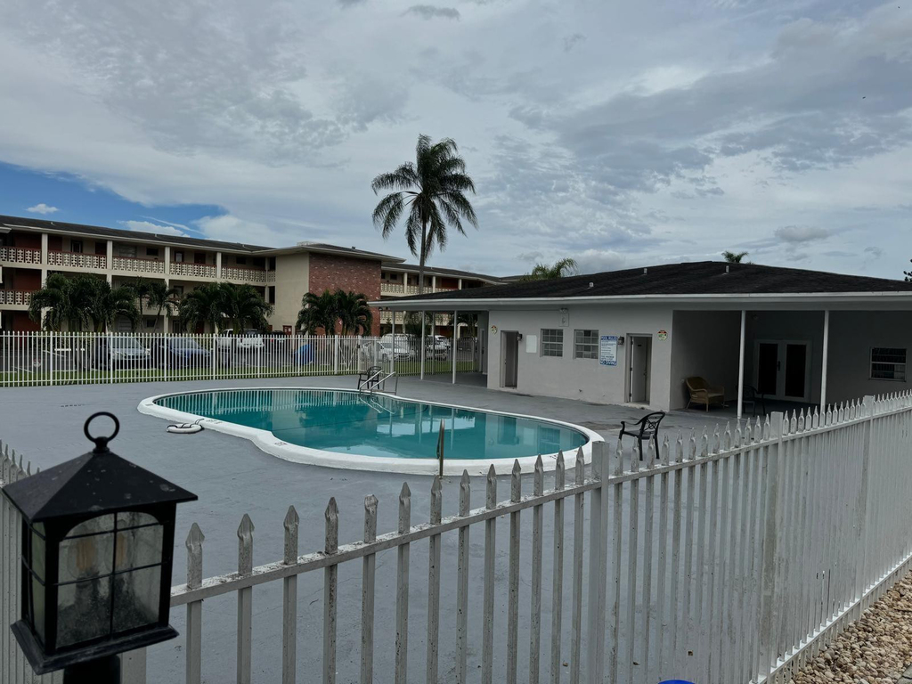 4730 Nw 10th Court - Photo 19