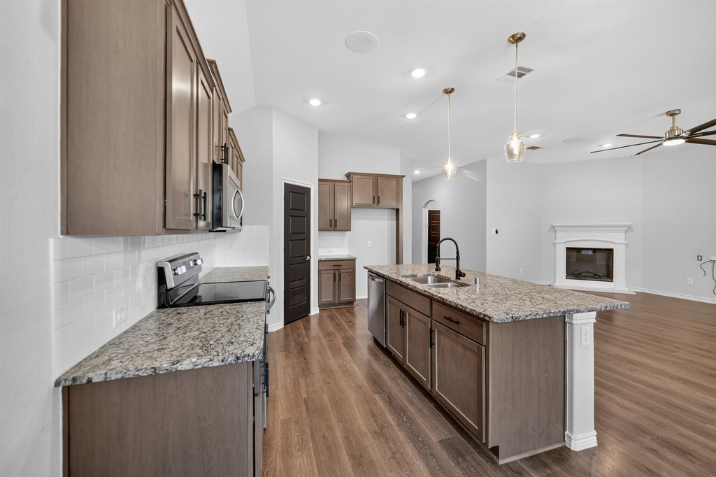 108 Lakeview Circle - Photo 6