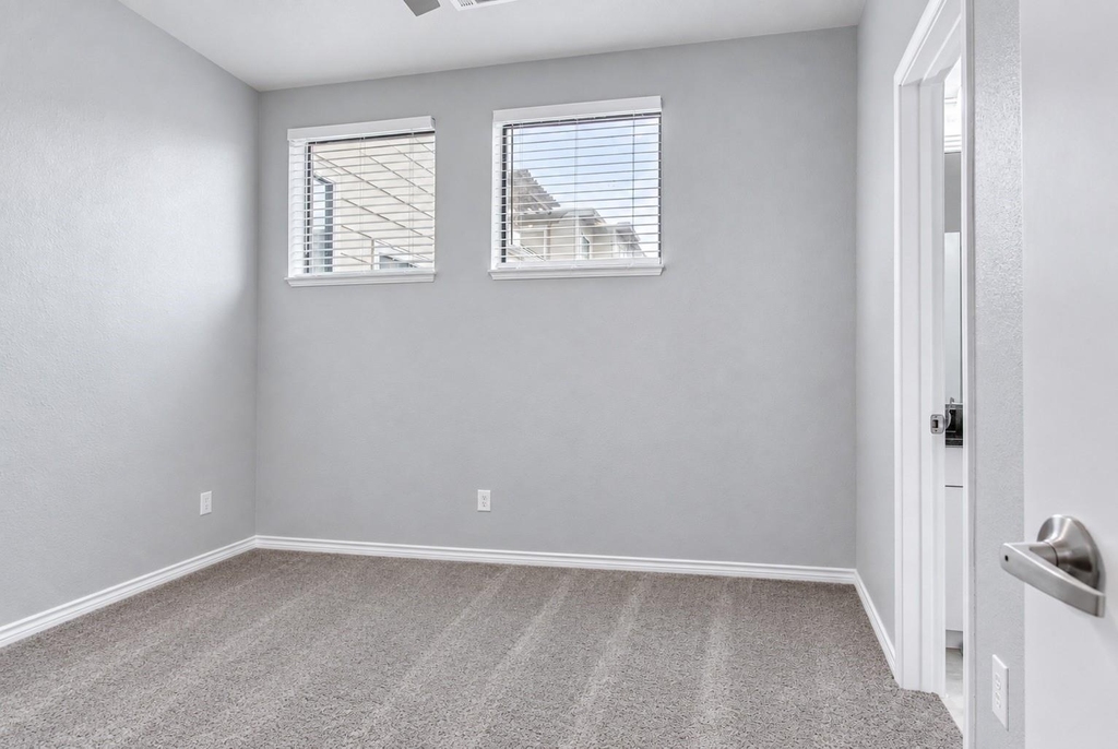 1209 Beaconsfield Lane - Photo 11