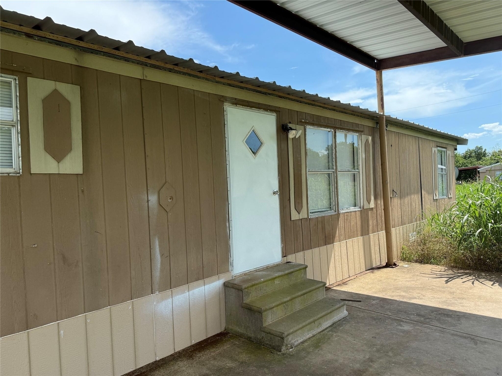 3277 Hidalgo - Photo 1