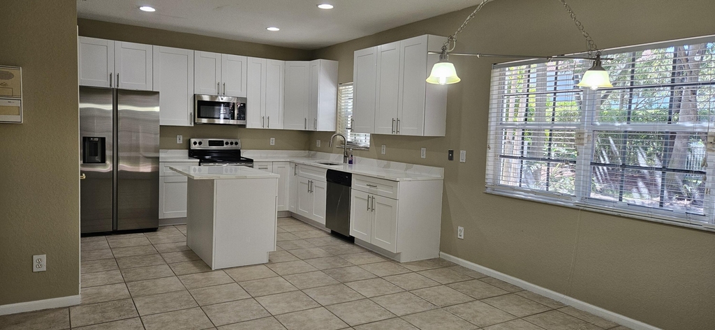 754 Nw 126th Avenue - Photo 2