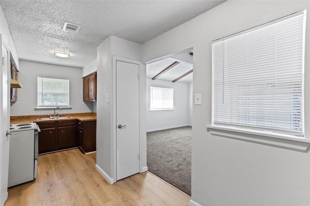 3020 P Avenue - Photo 5