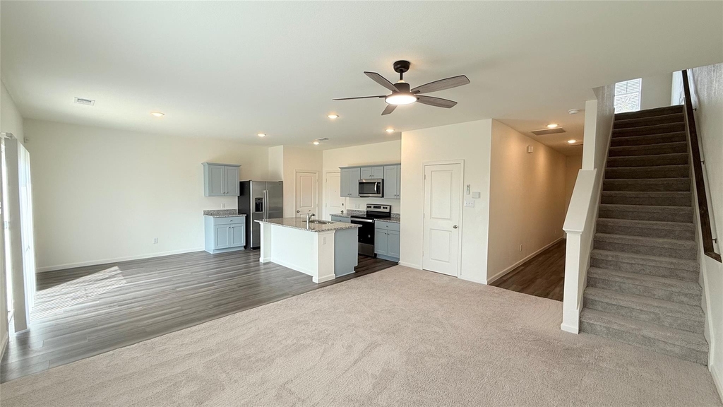 613 Delaware Avenue - Photo 4