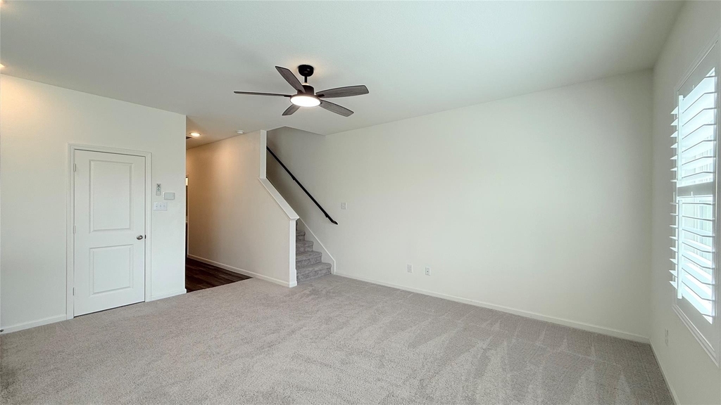 613 Delaware Avenue - Photo 3