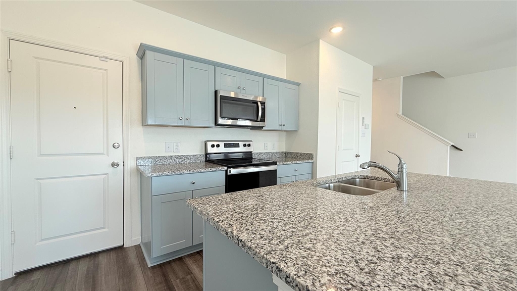 613 Delaware Avenue - Photo 5