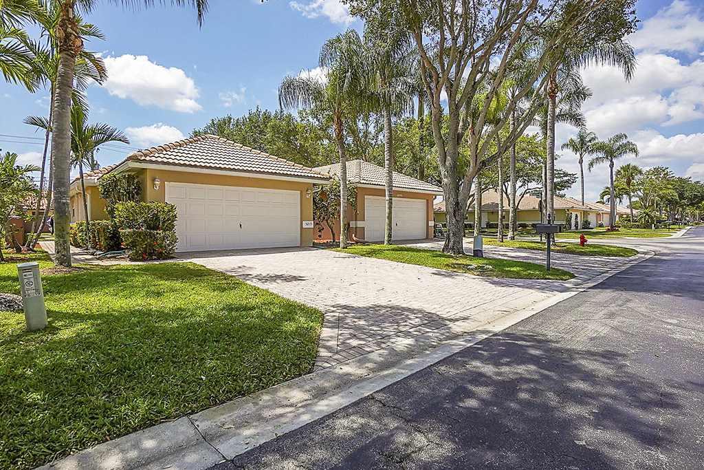 5215 Grande Palm Circle - Photo 0