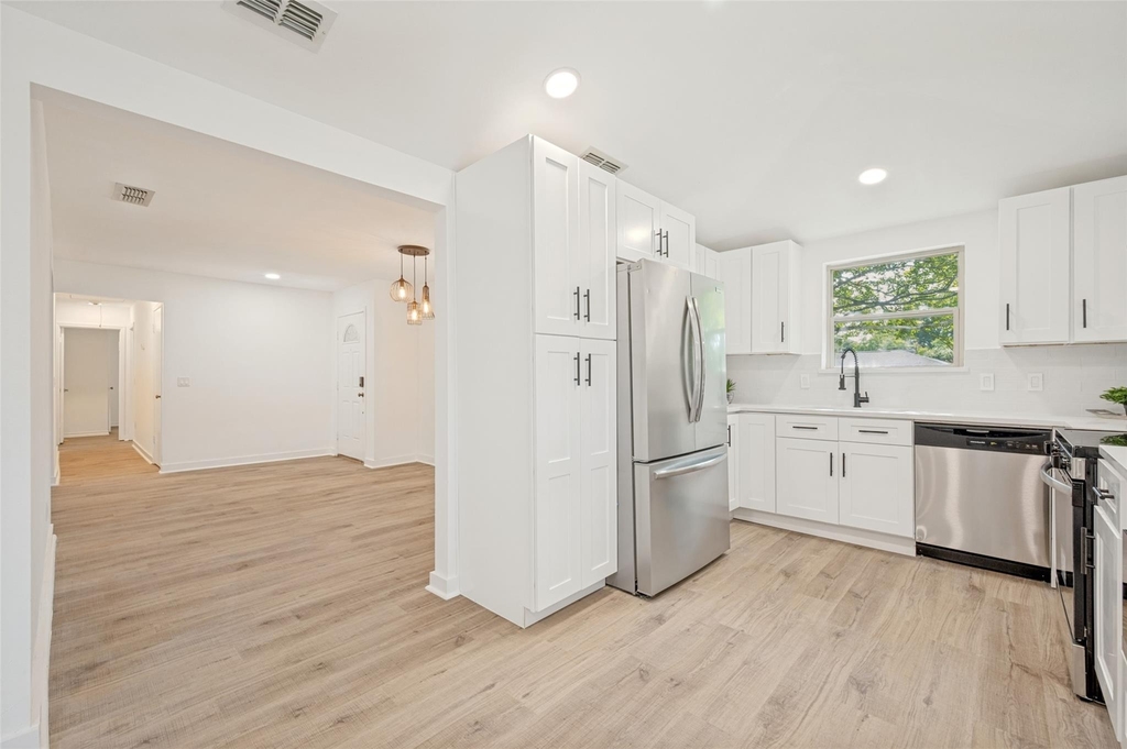 5012 Hatherly Drive - Photo 14