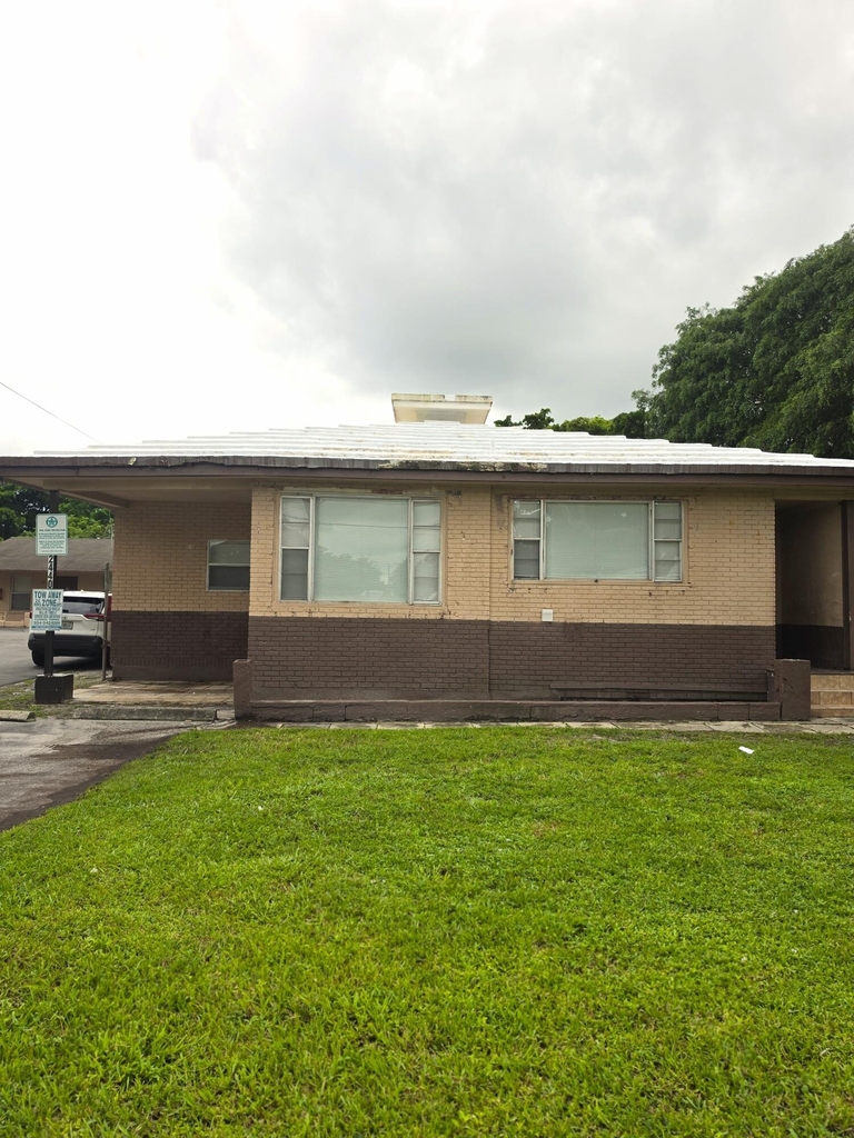 2424-2440 Nw 21st Street - Photo 0