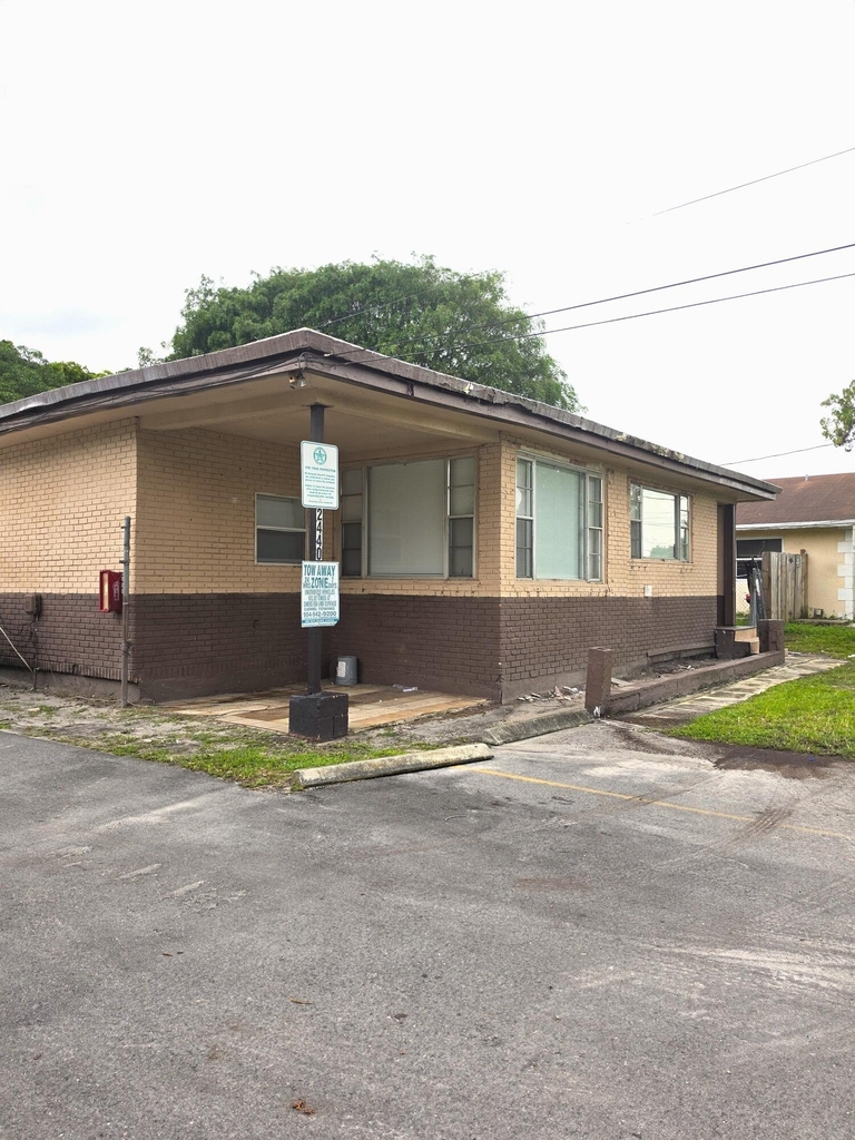 2424-2440 Nw 21st Street - Photo 1
