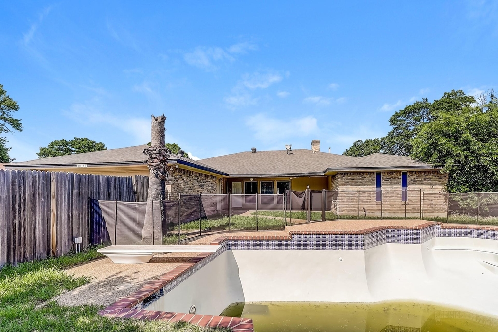 1021 Shadywood Lane - Photo 14