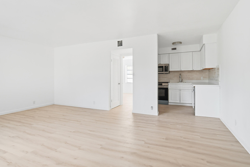 201 S Lakeside Drive - Photo 5