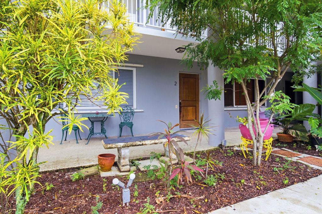 201 S Lakeside Drive - Photo 1