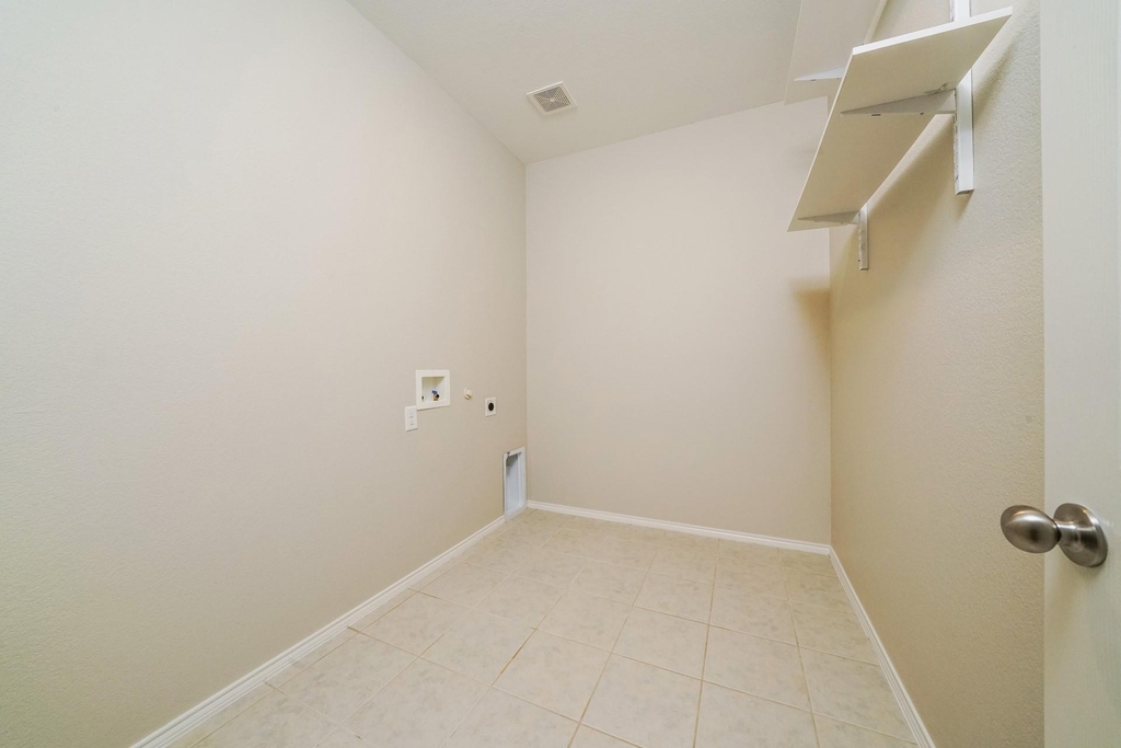 713 Jonius Creek Drive - Photo 9
